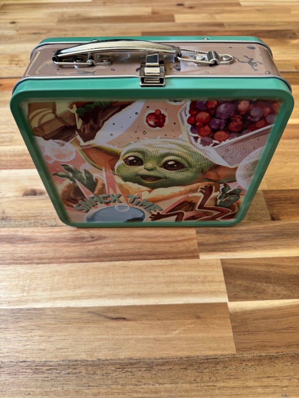 NWOT - Bath and Body Works - The Mandalorian Grogu "Snack Time" Tin Lunch Box
